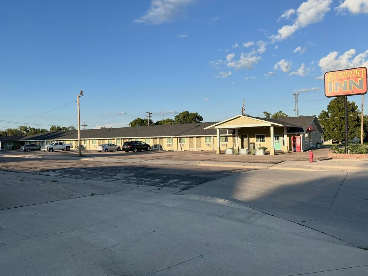 Economy Inn Mccook Exterior foto